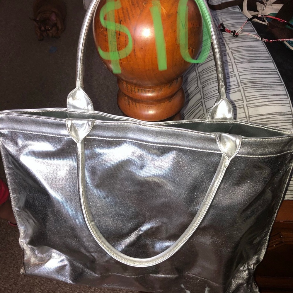 Bags - Picture 6 of 8
